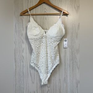 Gilly Hicks Cream Lace Bodysuit by Hollister Size M NWT